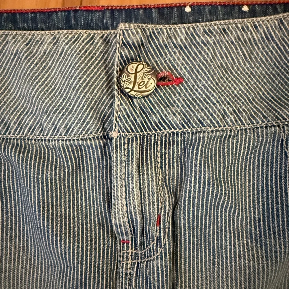 👖 l.e.i. Chelsea Low Rise Denim Mini Skirt - Size 13 - Picture 4 of 8